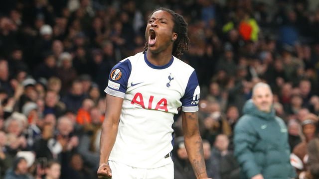 Ajayi a festejar o seu primeiro golo pelo Tottenham