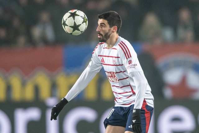 Médio do Brest, Pierre Lees-Melou, teve reação espontânea quando soube que Benfica ou PSG são os possíveis adversários no play-off dos oitavos da Champions