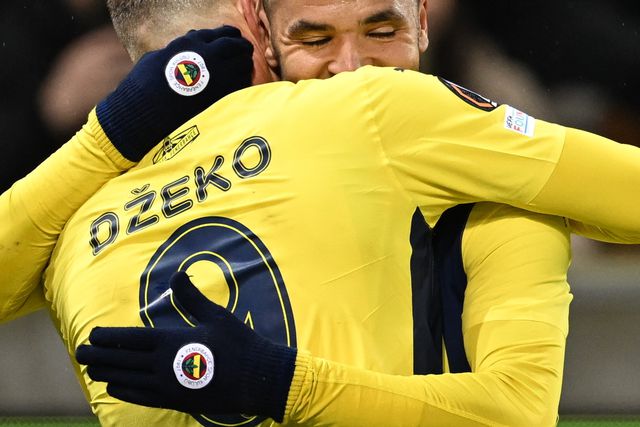 José Mourinho sofre mas empate chega para continuar na UEFA Europa League