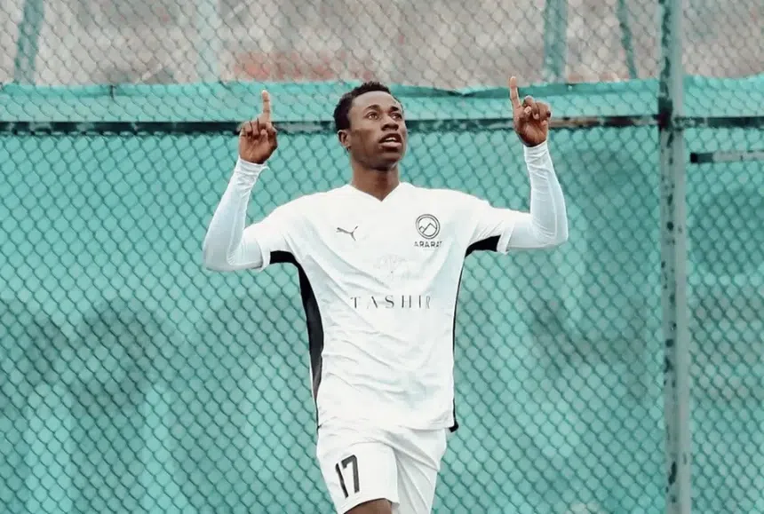 Africano, que no emblema arménio era orientado pelo português Manuel Tulipa, é mais uma opção de ataque para os estrelistas