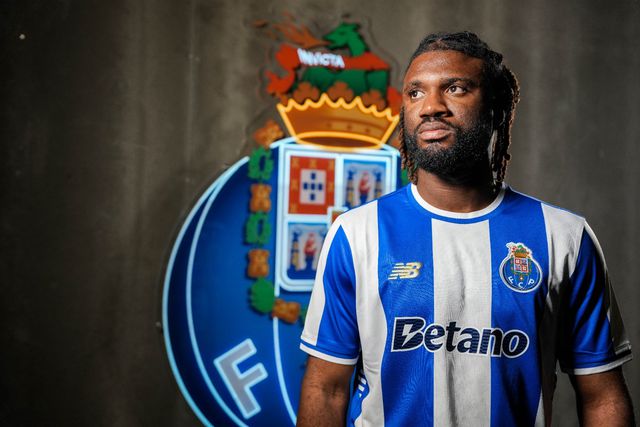 Moffi oficializado no FC Porto