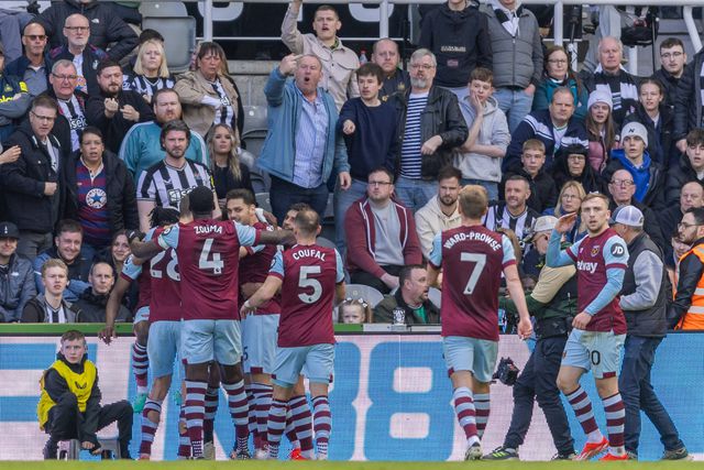Vídeo: Kudus marca e pede banco para celebração, mas apanha-bolas... diz que não!