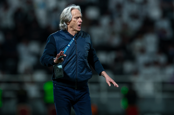 Jorge Jesus ainda treme, mas derrota Vítor Pereira e soma a 30.ª vitória seguida