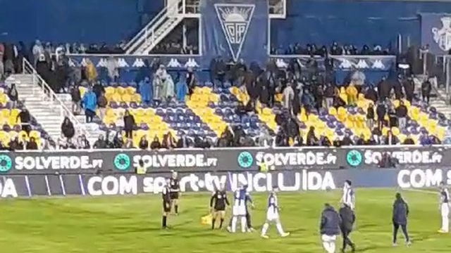 Sérgio Conceição impediu os jogadores de irem ter com o árbitro