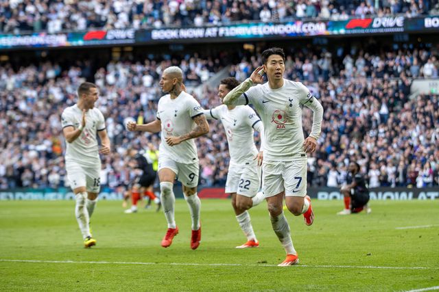 Premier League: Tottenham dá a volta, Palmer não chega para o Chelsea ganhar