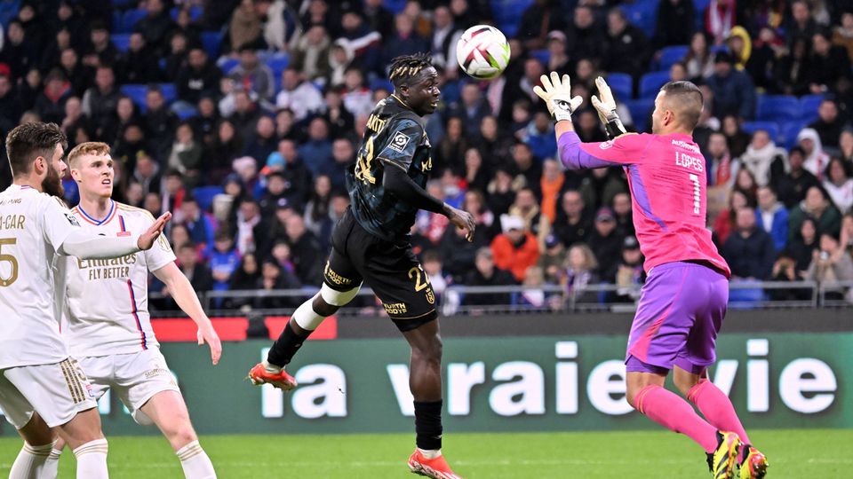 Ligue 1: Lyon, com Anthony Lopes, empata em casa