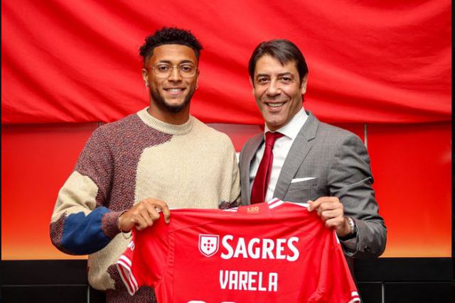 Benfica renova com avançado da equipa B