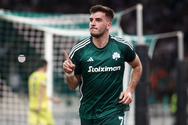 Sporting em contactos por um avançado