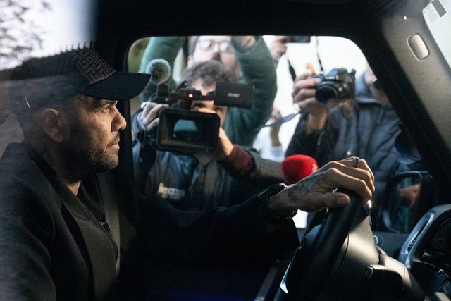 Dani Alves a conduzir, depois de ter sido absolvido do crime de agressão sexual (IMAGO)