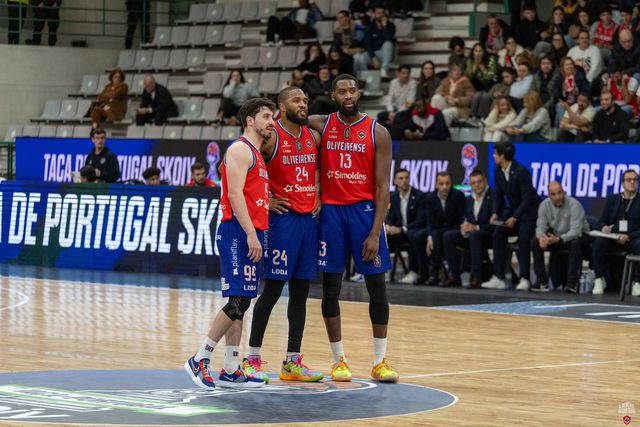 Oliveirense fecha ciclo negativo