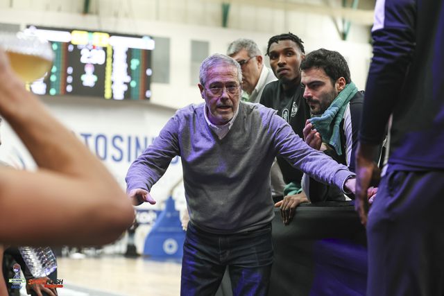 Basquetebol, treinador do Sporting Luís Magalhães, na final da Taça de Portugal 2024/25, em Matosinhos, Fotografia FPB