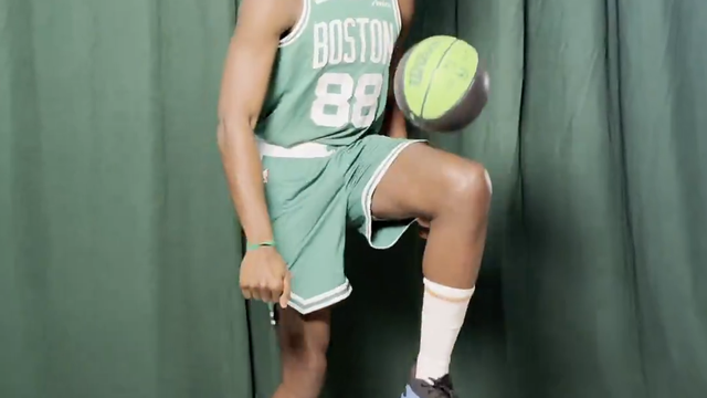 Quem é o melhor dos Celtics a dar toques com uma bola de basket?