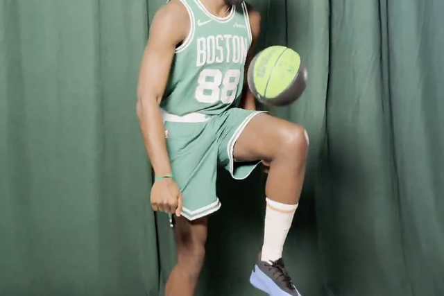Quem é o melhor dos Celtics a dar toques com uma bola de basket?