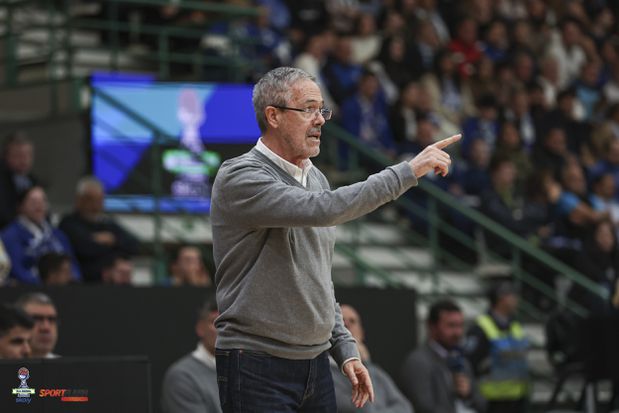 Basquetebol, treinador do Sporting Luís Magalhães, na final da Taça de Portugal 2024/25, em Matosinhos, Fotografia FPB