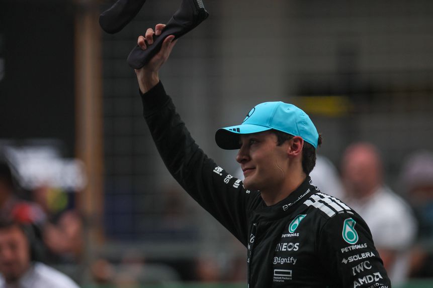 George Russell acena aos adeptos depois do GP da China