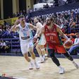 Miguel Queiroz, jogador da Seleção Nacional de basquetebol masculino no apuramento para o Eurobasket 2025. Foto FPB
