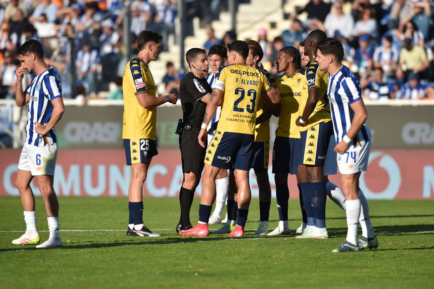 Hélder Malheiro no Estoril-FC Porto (Foto: Migyel Nunes)