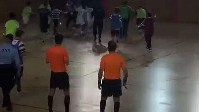Castanheira-Sporting Torre em futsal marcado por agressões