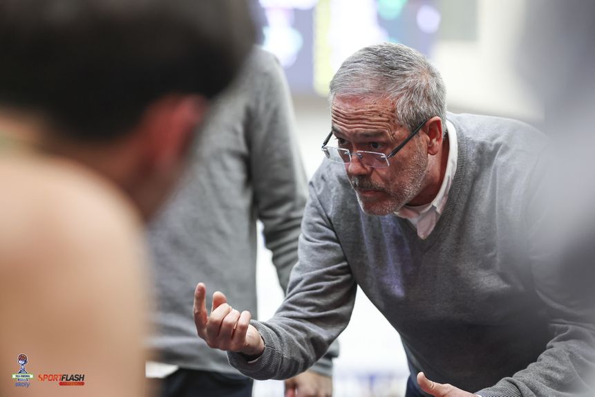 Basquetebol, treinador do Sporting Luís Magalhães, na final da Taça de Portugal 2024/25, em Matosinhos, Fotografia FPB