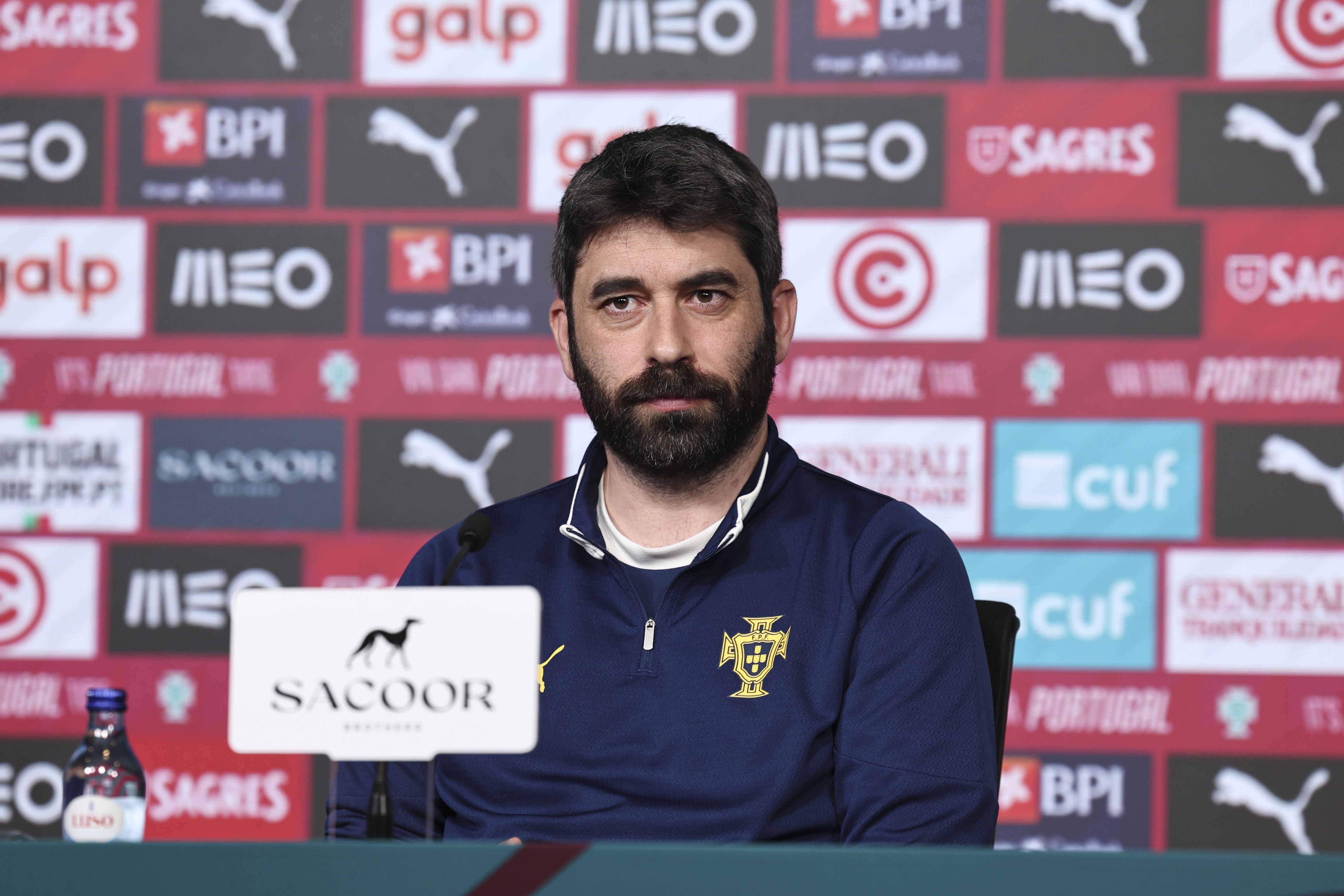 Técnico das esperanças nacionais elogia o grupo de trabalho que tem à sua disposição e confia na qualificação - Foto: FPF