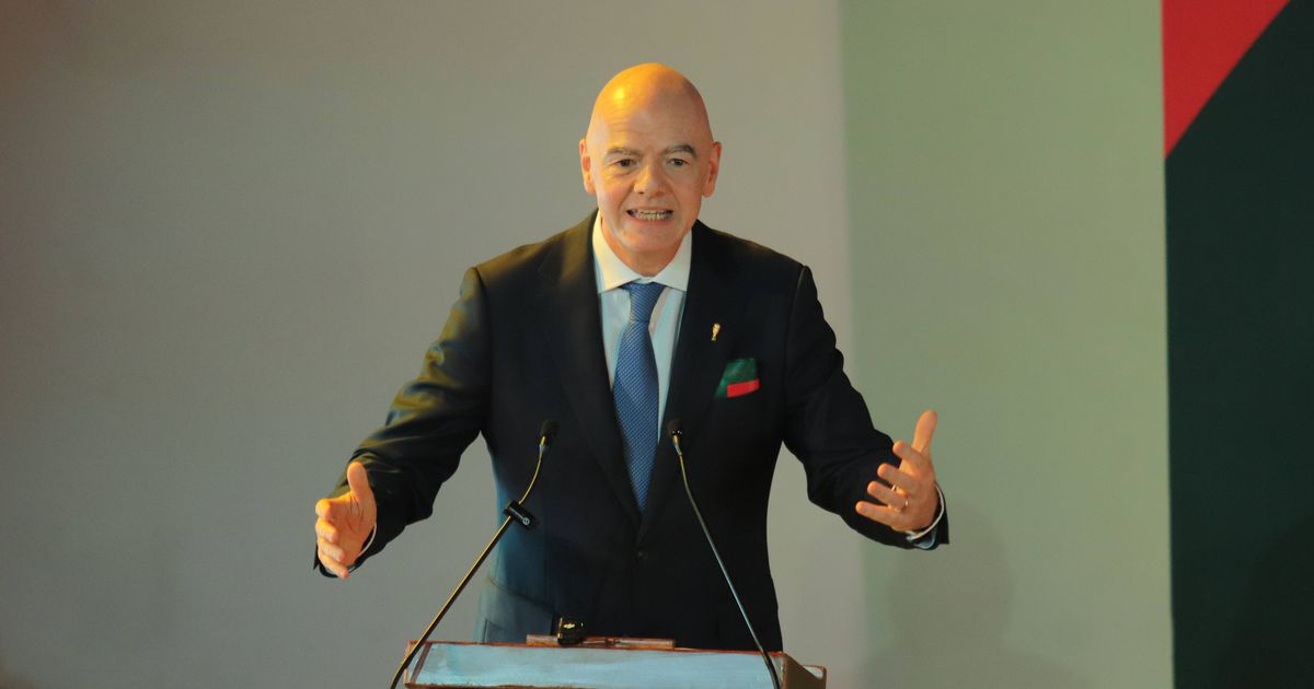 Infantino anuncia recandidatura à presidência da FIFA em 2027