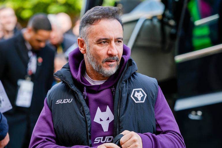 Vítor Pereira (Wolverhampton) - Um ano após ter conseguido estabilizar o 'Wolves', o português não resistiu a um mau início numa equipa em desinvestimento