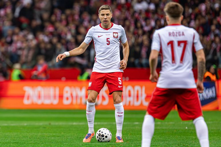 Bednarek no Suécia-Polónia, 19h45, no Strawberry Arena, em Solna - Foto: Imago