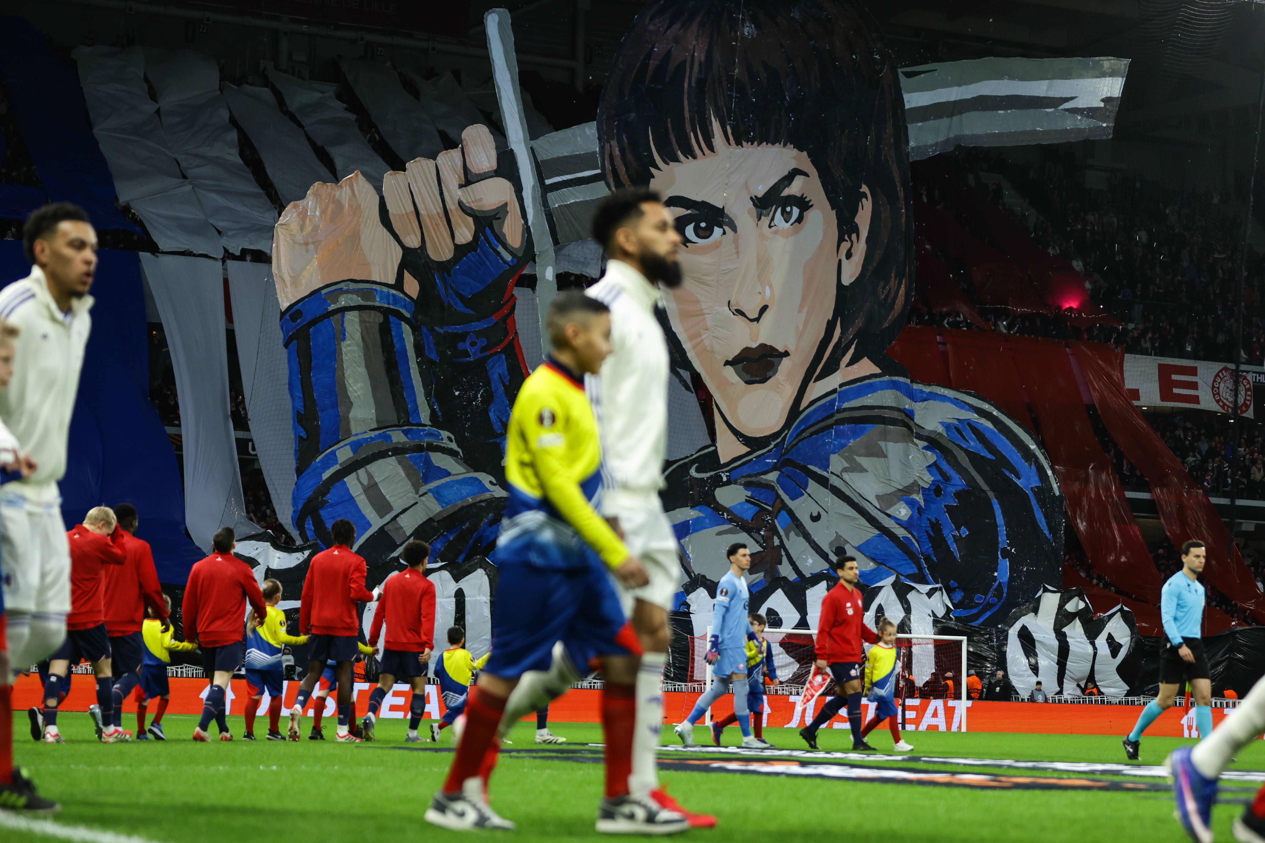 Tifo do Lille com Joana d' Arc