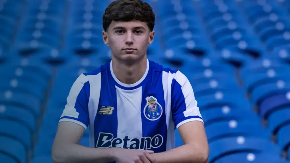 Tiago Silva assina contrato de longa duração - Foto: FC Porto