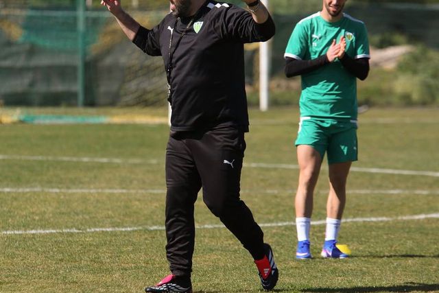 Gonçalo Feio não tem poupado nas intervenções durante os treinos - Foto: Tondela