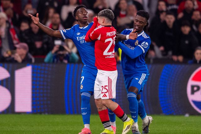 Prestianni e Vinícius no Benfica-Real Madrid — Foto: Imago