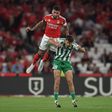 Marc Gual, avançado do Rio Ave, com Otamendi - Foto: Catarina Migue Nunes