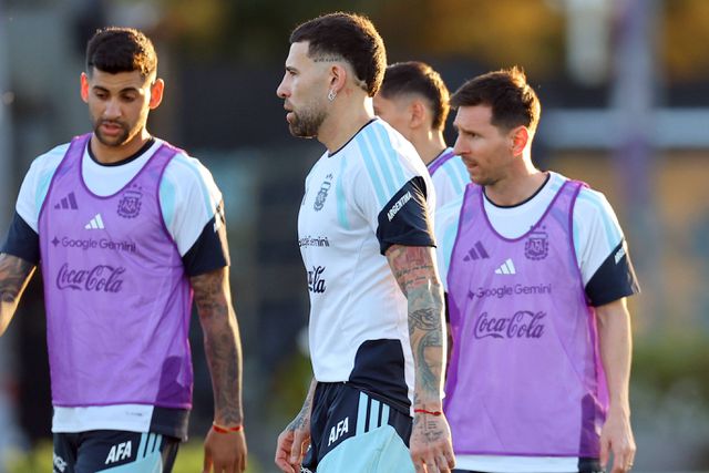 Otamendi a treinar com a seleção argentina
