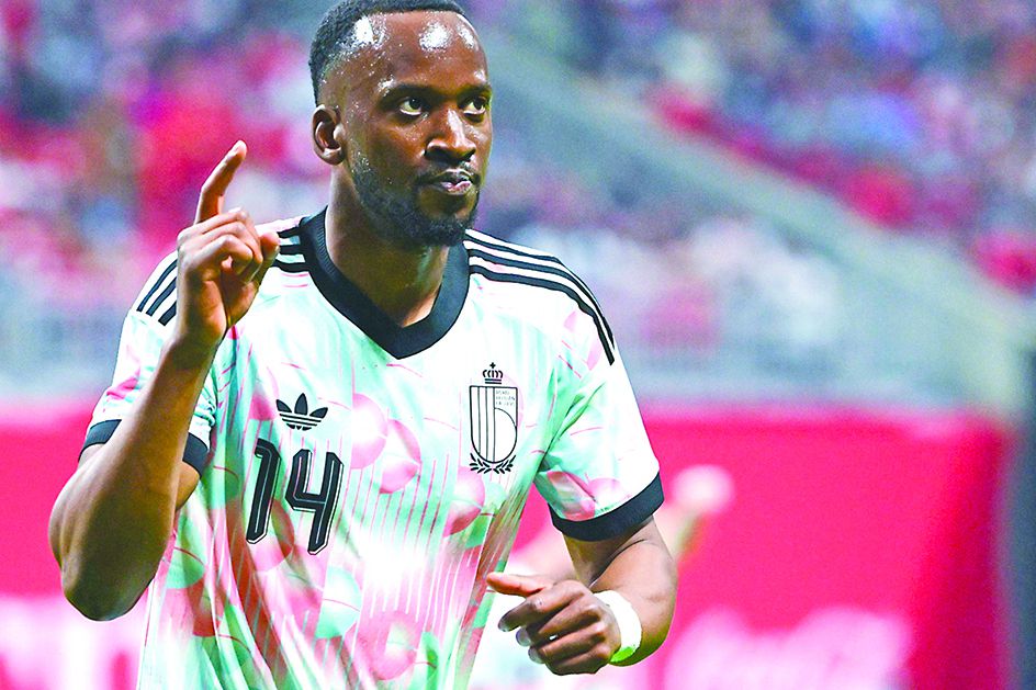 «Os últimos meses não têm sido fáceis», partilhou Lukebakio 
na seleção da Bélgica — Foto: IMAGO