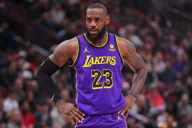 €153 milhões e jogar com o filho: Lakers querem renovar com LeBron