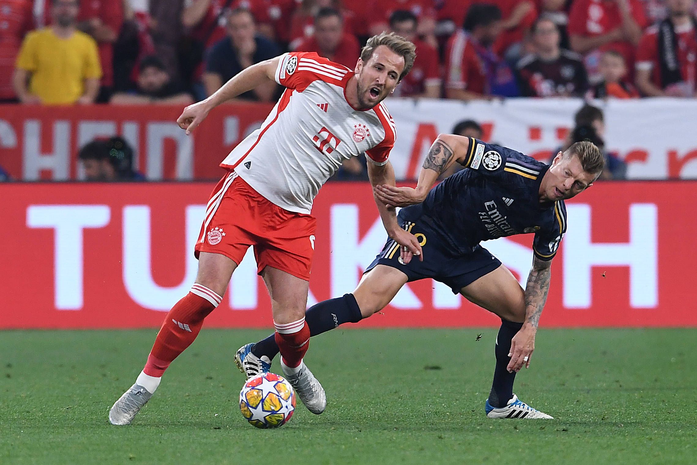 Bayern dominante esbarra em Vini Jr. inspirado e fica tudo para decidir no Bernabéu