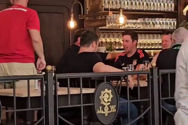 Podia ser sempre assim: adeptos do Bayern e Real convivem antes do grande jogo