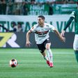 Cédric convence e renova pelo São Paulo