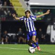 Rodrigo Mora, 17 anos, aqui em ação no último jogo do FC Porto (frente ao Estrela da Amadora, que venceu, por 2-0), tem nove golos e três assistências em 34 jogos (em todas as provas) pelos dragões em 2024/25