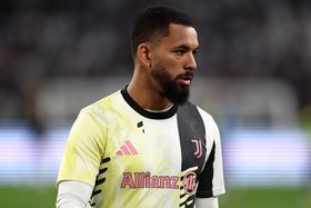 Douglas Luiz responde a adepto e desagrada Juventus