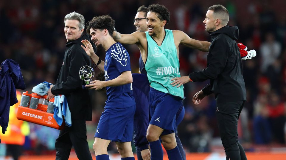 Vitinha fez um jogão contra o Arsenal e no  final foi muito felicitado