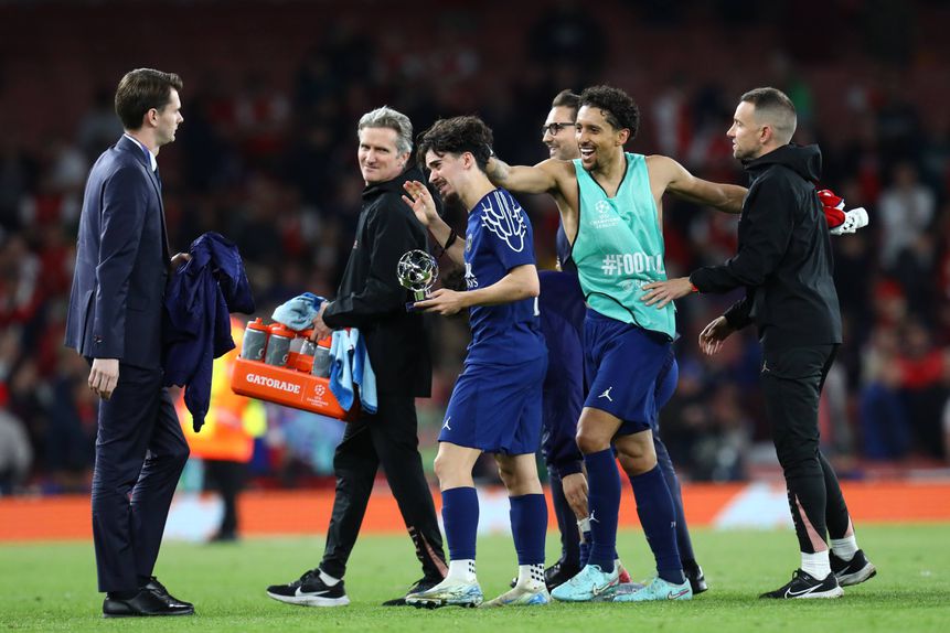 Vitinha fez um jogão contra o Arsenal e no  final foi muito felicitado