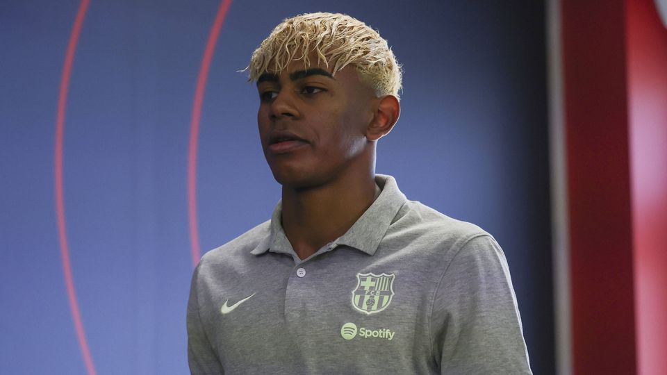 Lamine Yamal, com novo visual, é a atual coqueluche do Barcelona