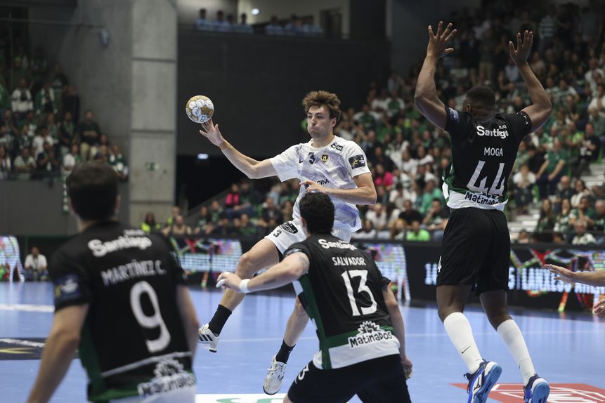 Sporting caiu aos pés do Nantes nos quartos de final da Champions de andebol (Foto: MIGUEL A. LOPES/EPA)