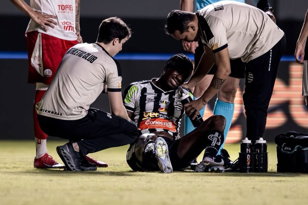 Ronaldo Tavares sofre lesão grave no Brasil - Foto: Ronaldo Tavares/Instagram