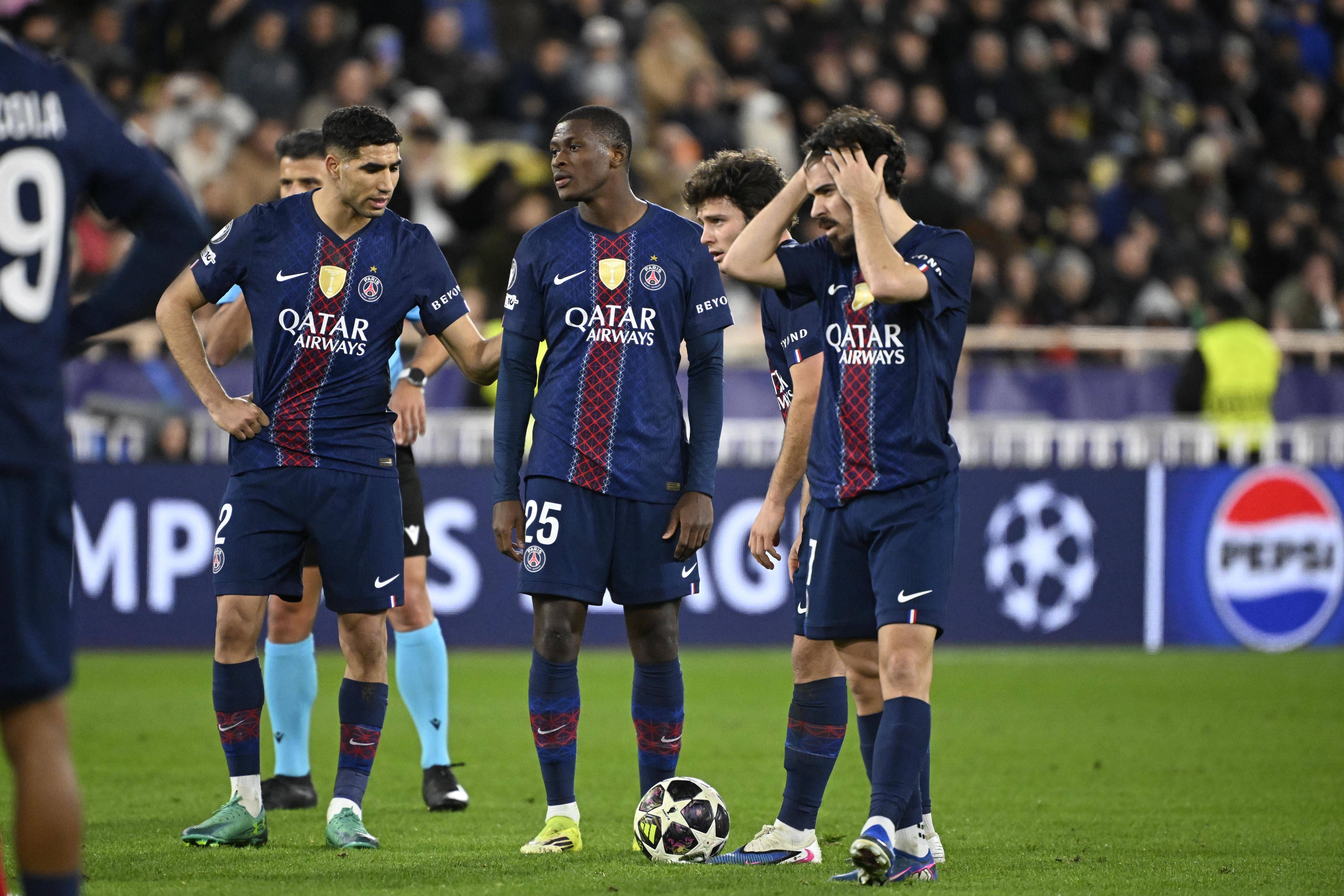 Nuno Mendes, João Neves e Vitinha no PSG