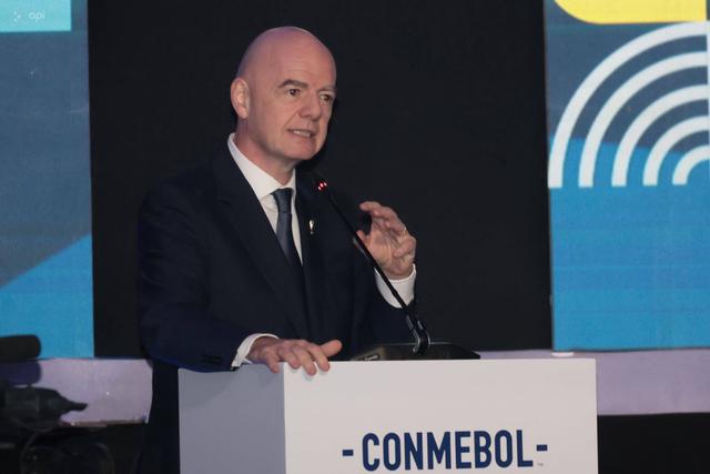 Presidente da FIFA volta a garantir: Irão vai jogar o Mundial nos EUA