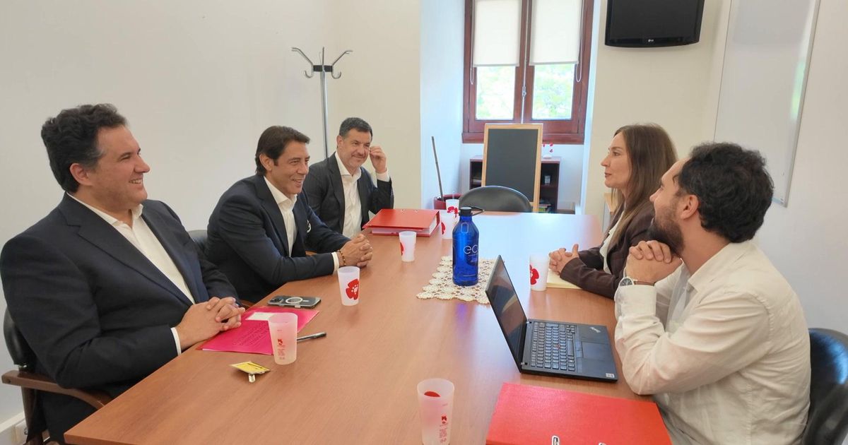 Rui Costa recebido pelo Livre