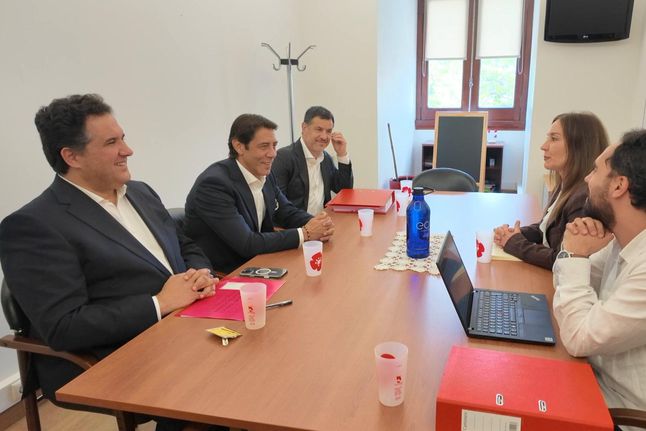 Rui Costa voltou à AR e à saída disse apenas isto