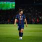 João Neves é titular no meio-campo do PSG com Vitinha